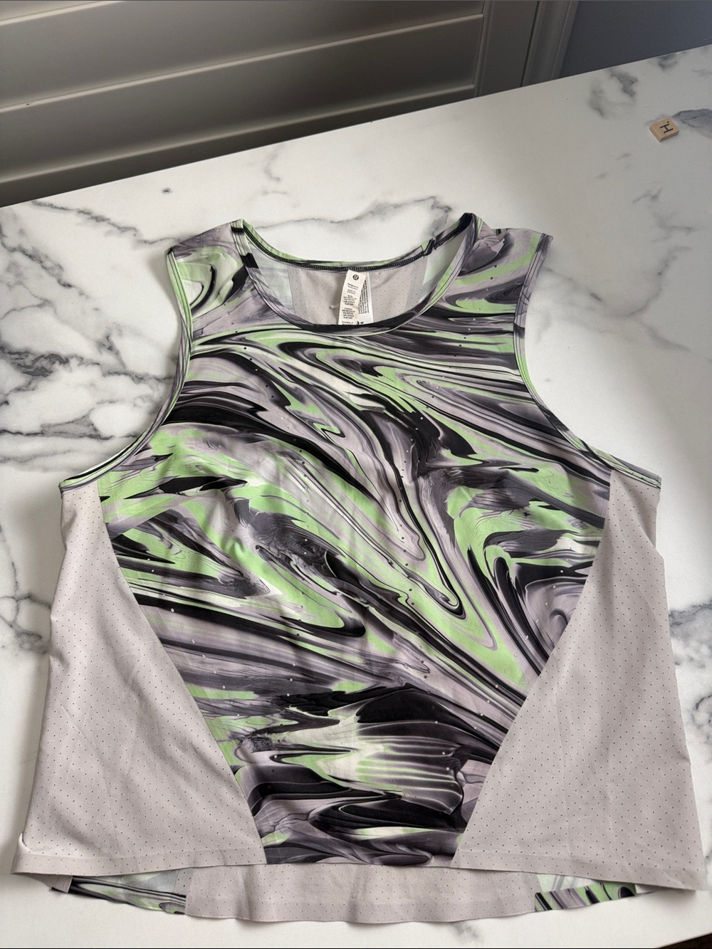 Lululemon tank size 8